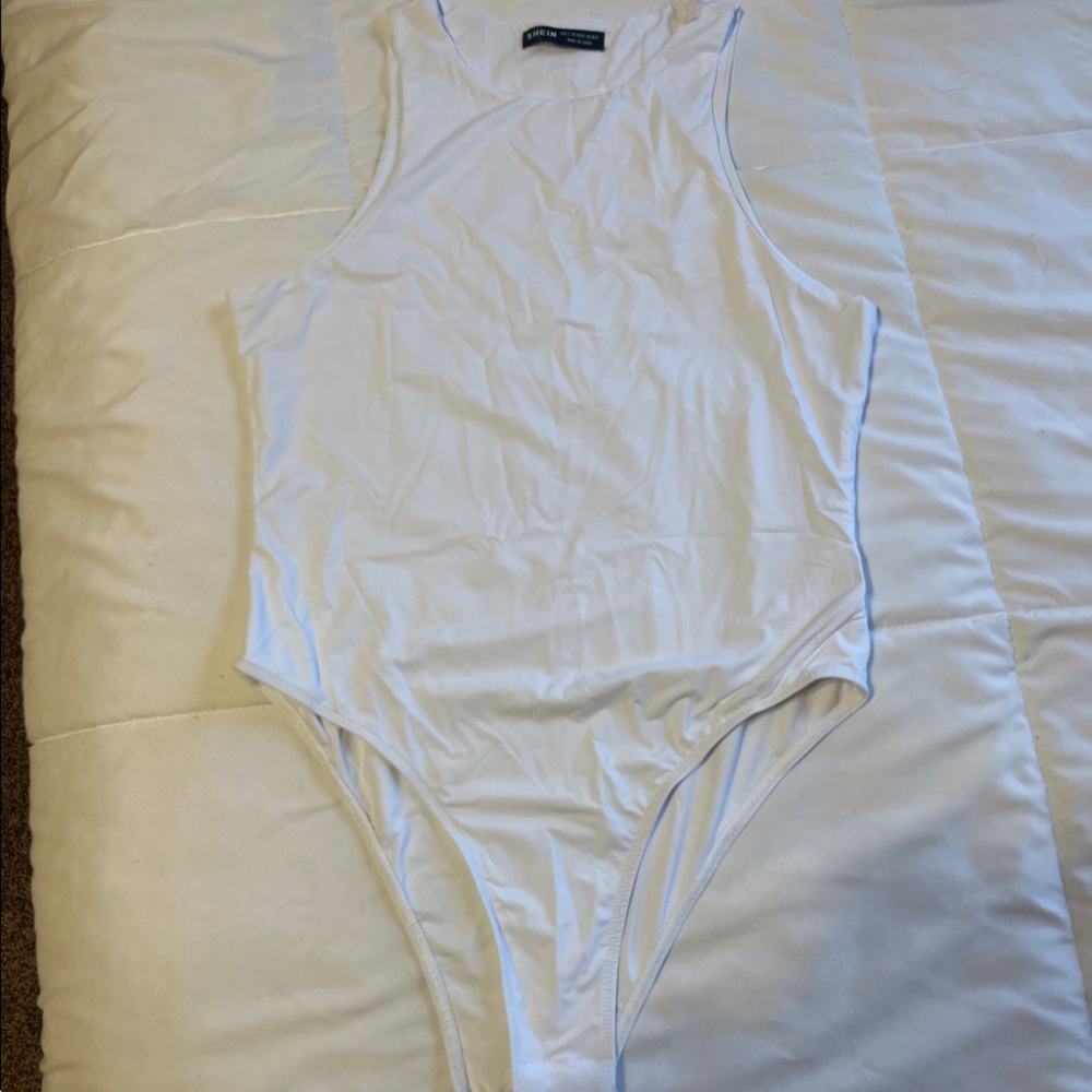 White sleeveless bodysuit